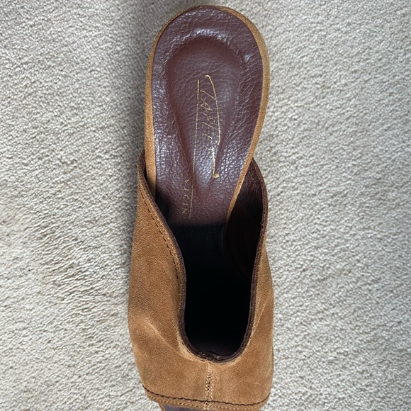 Light brown suede heels - Picture 7 of 8